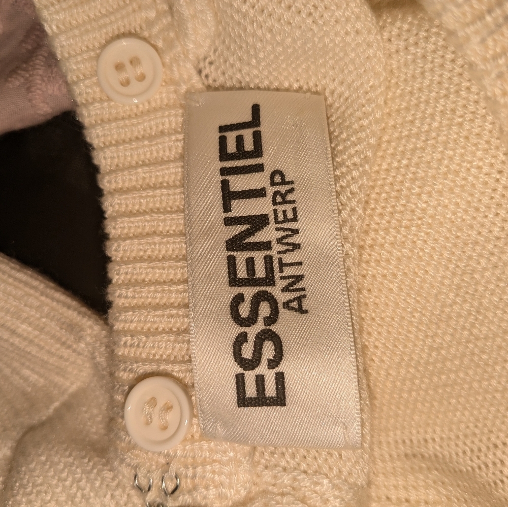 Essential Antwerp Keyhole Back S/S Crew Neck Cashmere Blend Sweater Off White XS - Picture 3 of 6